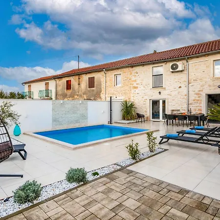 Lovely In With Kitchen בית נופש Vidulini