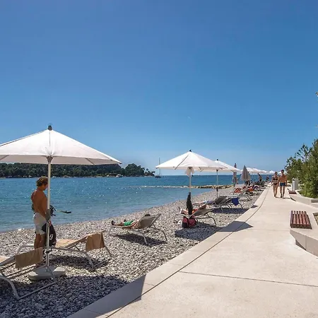 Lovely In With Kitchen בית נופש