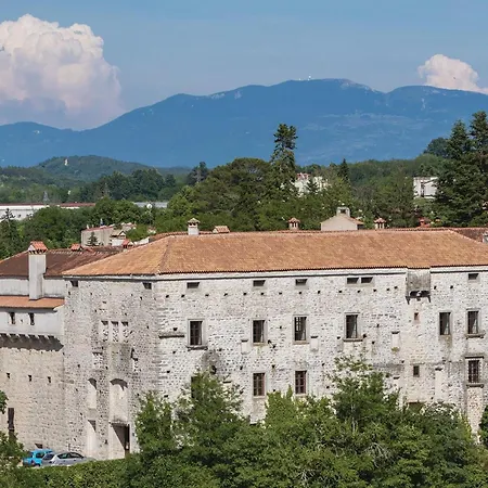 Lovely In Vidulini