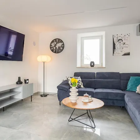 Lovely In With Kitchen Feriehus *
